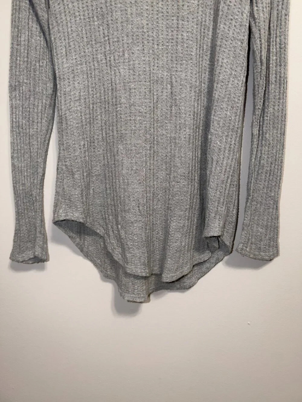Chaser Gray Ribbed Long Sleeve Top Size S Scoop Neck Casual Basic Tee - Picture 5 of 7
